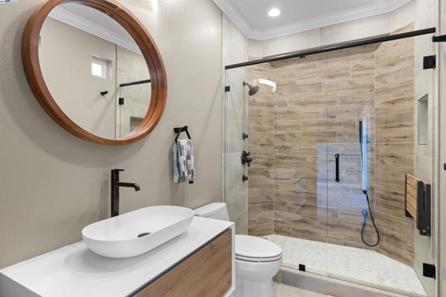 674 Corona Dr, Pacifica CA: https://media.crmls.org/mediaz/2c3428f8-c95c-4195-bdcd-375be8c3b811.jpg