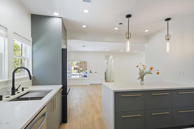 Detail Gallery Image 27 of 35 For 83 S Greenwood Ave, Pasadena,  CA  - 3 Beds | 2 Baths