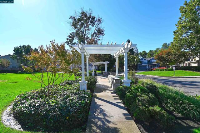 Image 5 of 60 For 34 Elmwood Dr