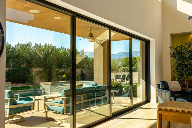 15 Via Montagna, Rancho Mirage CA: https://media.crmls.org/mediaz/2c34c3ba-f48e-4207-af13-94a52f6965fd.jpg