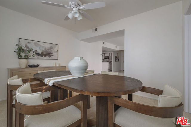 4829 Whitsett Avenue, Valley Village CA: https://media.crmls.org/mediaz/2c354bd8-6c0a-407a-a17a-7000ad8b6ca6.jpg