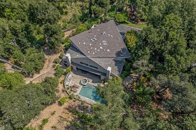 3 Oak Forest Court, Portola Valley CA: https://media.crmls.org/mediaz/2c359303-d4cc-44fb-a66f-3cb4ae1aff63.jpg