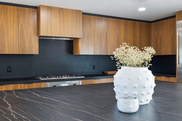 73298 Buckboard Trail Trail, Palm Desert CA: https://media.crmls.org/mediaz/2c35ccc9-f8d0-452a-bfce-dfa9c417ce8f.jpg