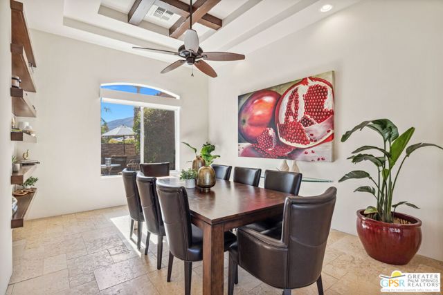 2 Varsity Circle, Rancho Mirage CA: https://media.crmls.org/mediaz/2c35fb56-cb6e-4b62-867b-d6032e140e65.jpg