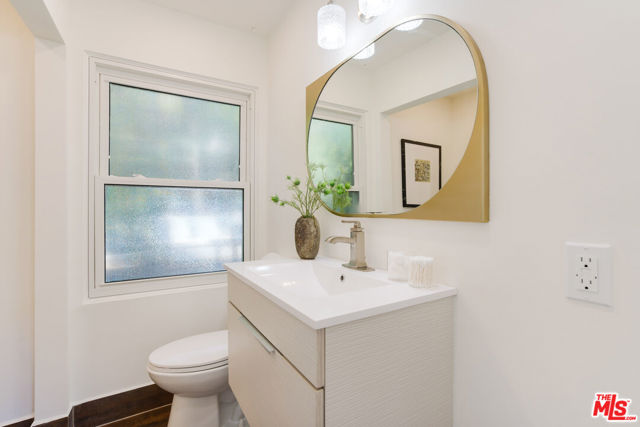 1311 Braeridge Drive, Beverly Hills CA: https://media.crmls.org/mediaz/2c35feb5-a665-45e4-a379-885951b21d08.jpg