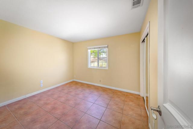 27301 Rowel Ct, Valley Center CA: https://media.crmls.org/mediaz/2c367133-d726-49f8-894c-b1993d01fc34.jpg