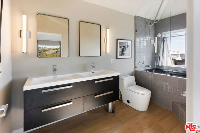 4350 Hillview Drive, Malibu CA: https://media.crmls.org/mediaz/2c369917-18bc-409a-821c-05d733ac1856.jpg
