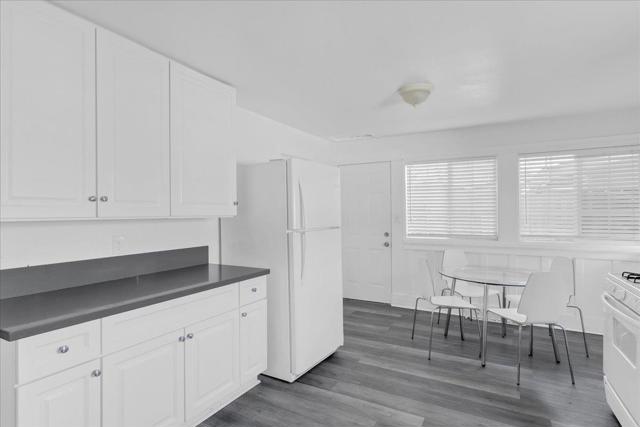 323 Rutland, San Jose CA: https://media.crmls.org/mediaz/2c36a68d-6dcb-4c54-b861-8a48199b7e67.jpg