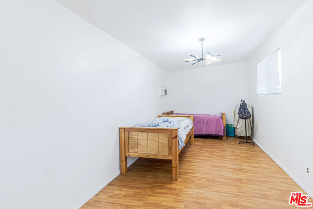 1207 S Harvard Boulevard, Los Angeles CA: https://media.crmls.org/mediaz/2c36e8ef-5e48-4b8a-974b-1b7bef0f0e44.jpg