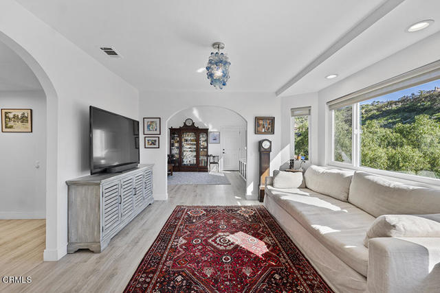 Detail Gallery Image 17 of 56 For 542 San Clemente Way, Camarillo,  CA 93010 - 4 Beds | 2/1 Baths