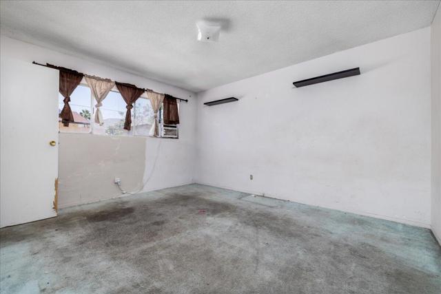 259 & 255 W 6th Street, San Jacinto CA: https://media.crmls.org/mediaz/2c37c1b6-f1a2-400e-b54b-82704148cdfe.jpg