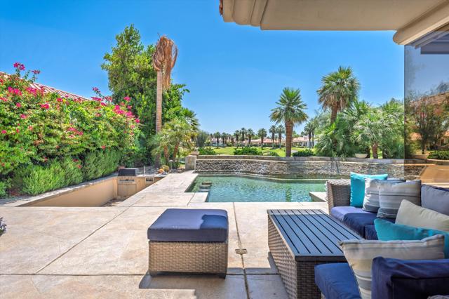 55340 Southern, La Quinta CA: https://media.crmls.org/mediaz/2c37d02f-84ed-41cc-ae66-61b29290b8f2.jpg