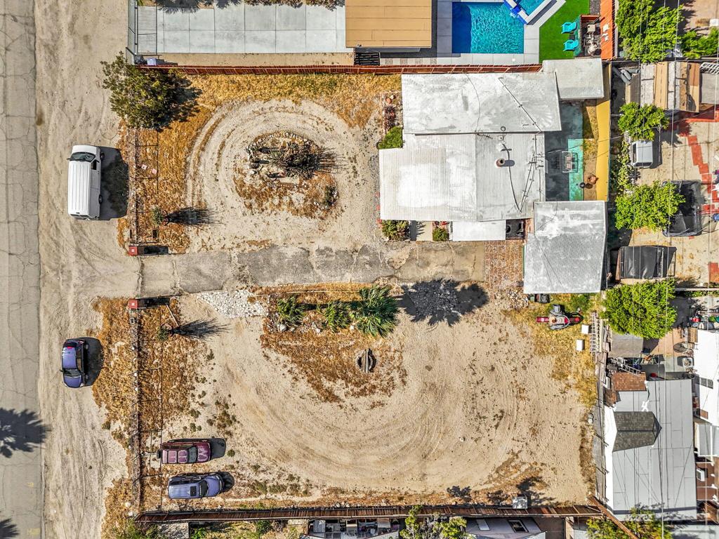 https://media.crmls.org/mediaz/2c382fa5-4870-4c40-99b5-e4f63b52a3ec.jpg?preset=X-Large