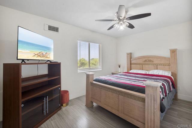 1450 Melrose Avenue, Chula Vista CA: https://media.crmls.org/mediaz/2c38f5ca-4aba-4a94-b262-250a7a13d9c8.jpg