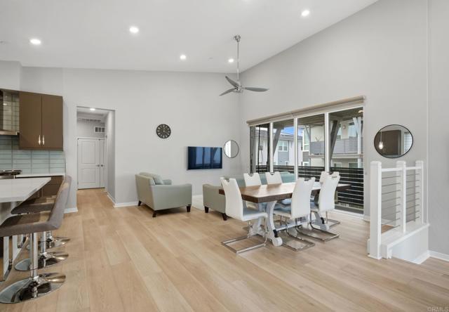 Detail Gallery Image 4 of 32 For 10433 Newbliss Way, San Diego,  CA 92126 - 3 Beds | 2 Baths