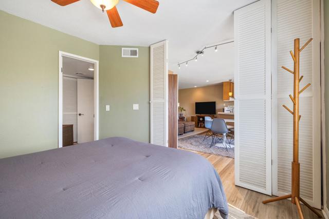 5300 E Waverly Drive, Palm Springs CA: https://media.crmls.org/mediaz/2c39e003-f3b0-4d8e-a672-0a3ea0634459.jpg