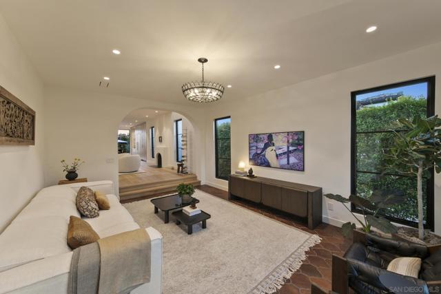 4223 Middlesex Dr, San Diego CA: https://media.crmls.org/mediaz/2c3b4824-0883-4645-a6fa-ac77cc1fa19b.jpg