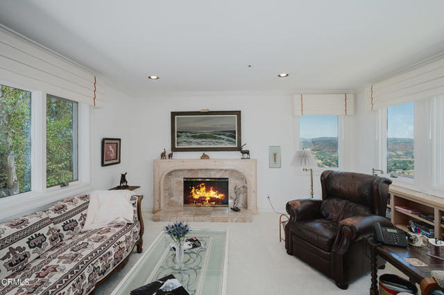 11848 Presilla Road, Camarillo CA: https://media.crmls.org/mediaz/2c3ba05b-3403-4a21-b561-73c185882e30.jpg