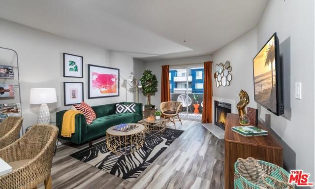 245 PINE Avenue, Long Beach CA: https://media.crmls.org/mediaz/2c3c591c-d353-4ee9-bd5f-f647ee05f15f.jpg