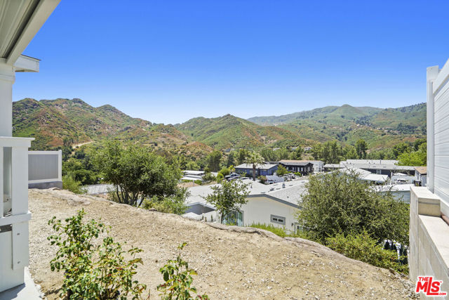 30473 Mulholland Hwy, Agoura Hills CA: https://media.crmls.org/mediaz/2c3c78c7-229a-4fea-8594-834e0029b81c.jpg