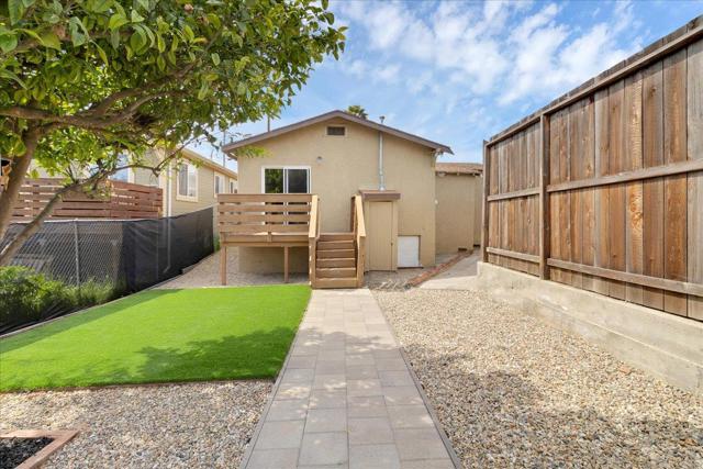 23 Capitol Street, Salinas CA: https://media.crmls.org/mediaz/2c3ca1fa-1b87-4eda-8f42-9e835bda7802.jpg