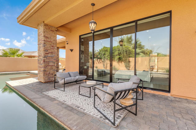 50050 Camino Privado, La Quinta CA: https://media.crmls.org/mediaz/2c3d23d4-35a8-4aee-997c-3e5ab84349af.jpg