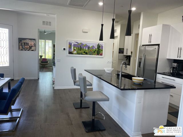 81331 Corte Compras, Indio CA: https://media.crmls.org/mediaz/2c3d315d-1a51-48d1-8eb8-70a87af04823.jpg