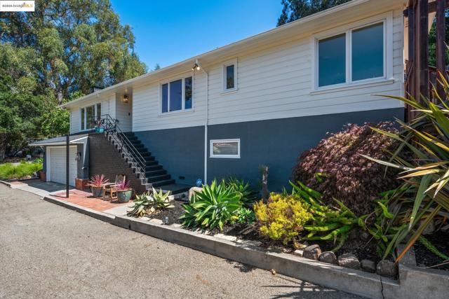 6141 Broadway Ter, Oakland CA: https://media.crmls.org/mediaz/2c3d90bc-0401-490a-9320-90189bed83c7.jpg