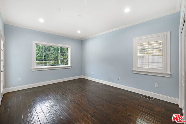 1147 Centinela Avenue, Santa Monica CA: https://media.crmls.org/mediaz/2c3e8d2f-d7d5-4b11-a2b3-3f0d8b004908.jpg