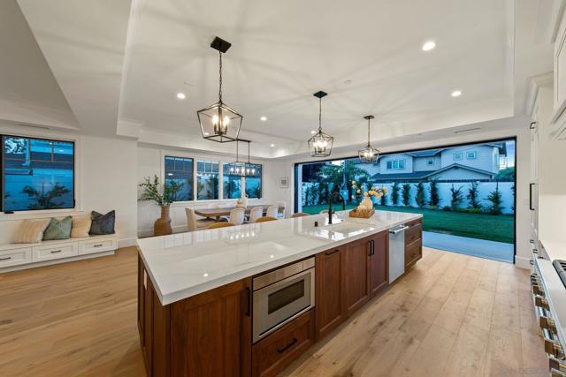 910 Balboa, Coronado CA: https://media.crmls.org/mediaz/2c3ec154-0aa4-463f-acb1-6612dfd84702.jpg