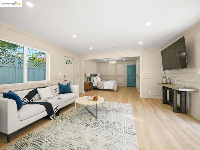 Image 22 of 48 For 8 Skander Ct