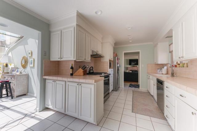 1152 Los Palos Drive, Salinas CA: https://media.crmls.org/mediaz/2c3f5366-5f0f-47e0-b730-bf4a35d1a139.jpg