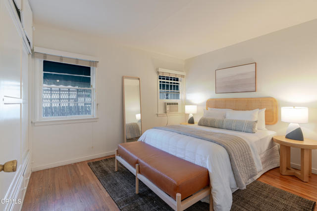Detail Gallery Image 6 of 12 For 3349 Wood Ter, Los Angeles,  CA 90027 - 3 Beds | 2 Baths