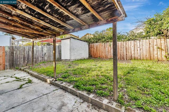 813 Grant St, Vallejo CA: https://media.crmls.org/mediaz/2c41110a-63a9-4571-9235-444e713f81c1.jpg