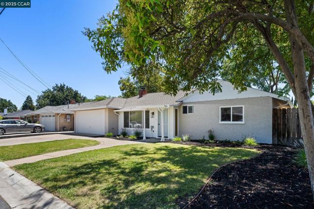 197 Hazel Dr, Pleasant Hill CA: https://media.crmls.org/mediaz/2c414a69-d4f2-4f8d-bd79-704b844ff199.jpg