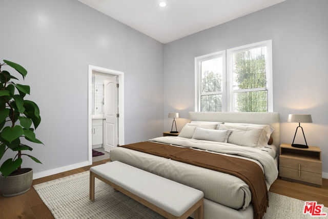 319 Chestnut Avenue, Los Angeles CA: https://media.crmls.org/mediaz/2c417fe4-252c-4a52-9e3a-6b826344fc46.jpg