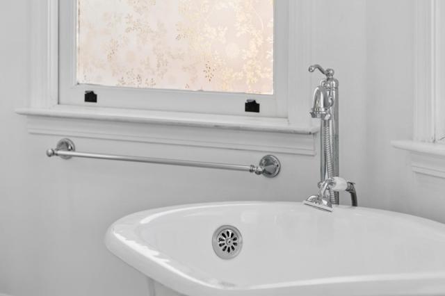 30003006 26th Street, San Francisco CA: https://media.crmls.org/mediaz/2c42074c-0842-4a45-8f30-88c835f631fa.jpg