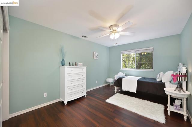 3196 Sudbury RD, Cameron Park CA: https://media.crmls.org/mediaz/2c4385c6-5c15-4917-8d2f-fadd1ff40c5d.jpg