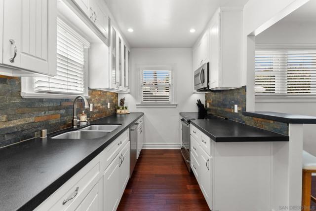 4510 Marlborough Dr, San Diego CA: https://media.crmls.org/mediaz/2c43aa42-2cc7-433c-a3cb-8fcf7ae3a497.jpg