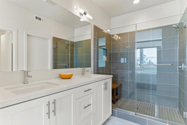 Detail Gallery Image 22 of 34 For 1573 Vista Del Mar Way #4,  Oceanside,  CA 92054 - 3 Beds | 3/1 Baths