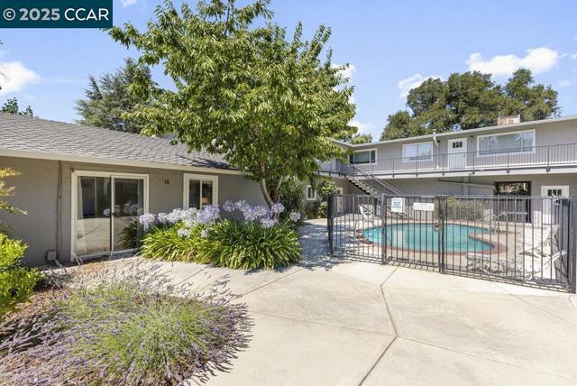 200 El Dorado Ave, Danville CA: https://media.crmls.org/mediaz/2c440a7d-2018-4555-a128-1e6f89c04b88.jpg