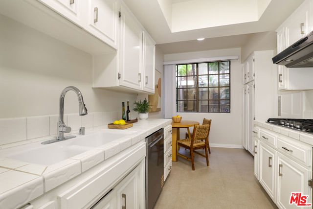 11939 Gorham Avenue, Los Angeles CA: https://media.crmls.org/mediaz/2c443adb-c2e8-4fac-bd9e-471ed33e74a6.jpg