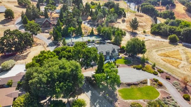 2295 Mcdonald Lane, Morgan Hill CA: https://media.crmls.org/mediaz/2c445c28-1266-4768-ae5c-fcf8d8636bae.jpg