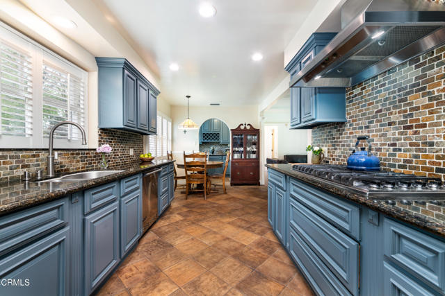 Detail Gallery Image 20 of 55 For 4402 El Camino Corto, La Canada Flintridge,  CA 91011 - 4 Beds | 3 Baths
