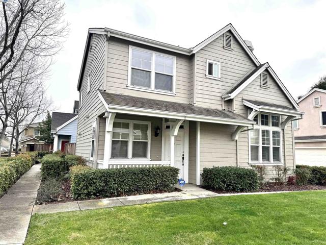 1012 Baltusrol Rd, Livermore CA: https://media.crmls.org/mediaz/2c456e08-921f-42b3-8d90-4d13d62e1c68.jpg