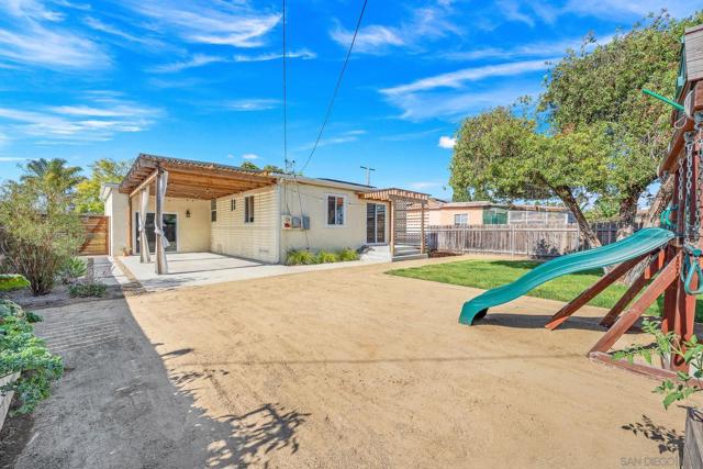 4991 Date Pl, San Diego CA: https://media.crmls.org/mediaz/2c45c88d-dea9-454d-8492-6878fb80a2f8.jpg