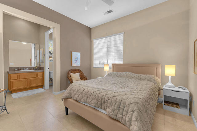 29 Calle La Reina, Rancho Mirage CA: https://media.crmls.org/mediaz/2c45edf2-9217-4e9d-8555-e8117e4f1fad.jpg