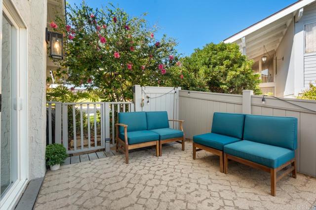 2163 Caminito San Martin, La Jolla CA: https://media.crmls.org/mediaz/2c4646ed-06ff-4809-87fa-7a4bb92e9dc6.jpg