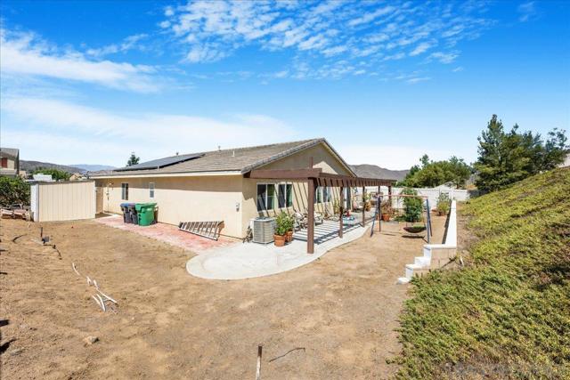 33129 Big Range Dr, Winchester CA: https://media.crmls.org/mediaz/2c4656d4-5f58-4d21-aa6c-61f2973334dd.jpg
