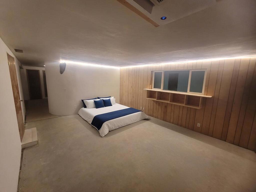 https://media.crmls.org/mediaz/2c468d87-5b81-48ed-b437-07ab935359ae.jpg?preset=X-Large